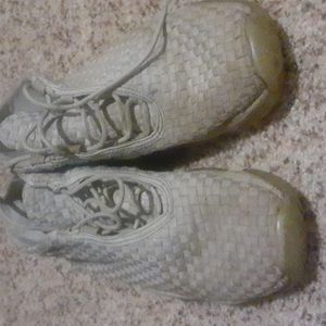 Nike jordans white size 6